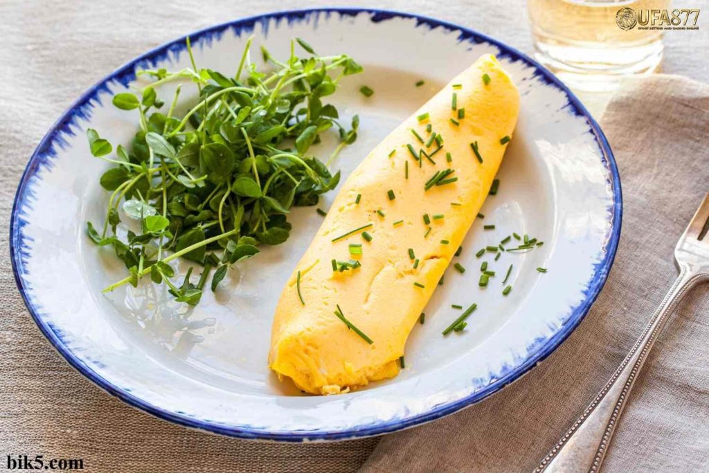FRENCH OMELETTE WITH HERBS